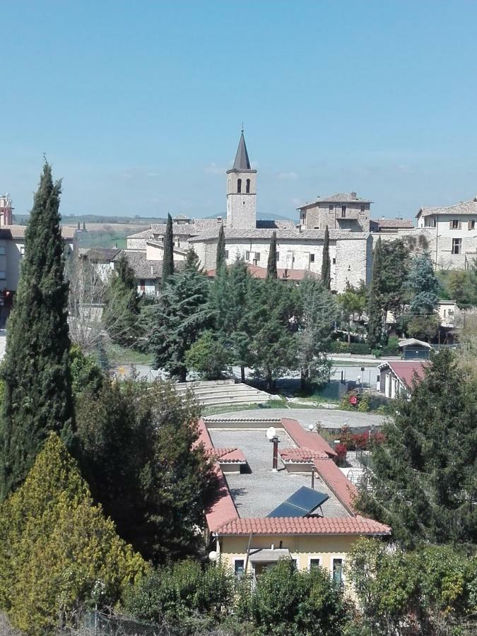 Il Girasole Apartment Castel Ritaldi Bagian luar foto