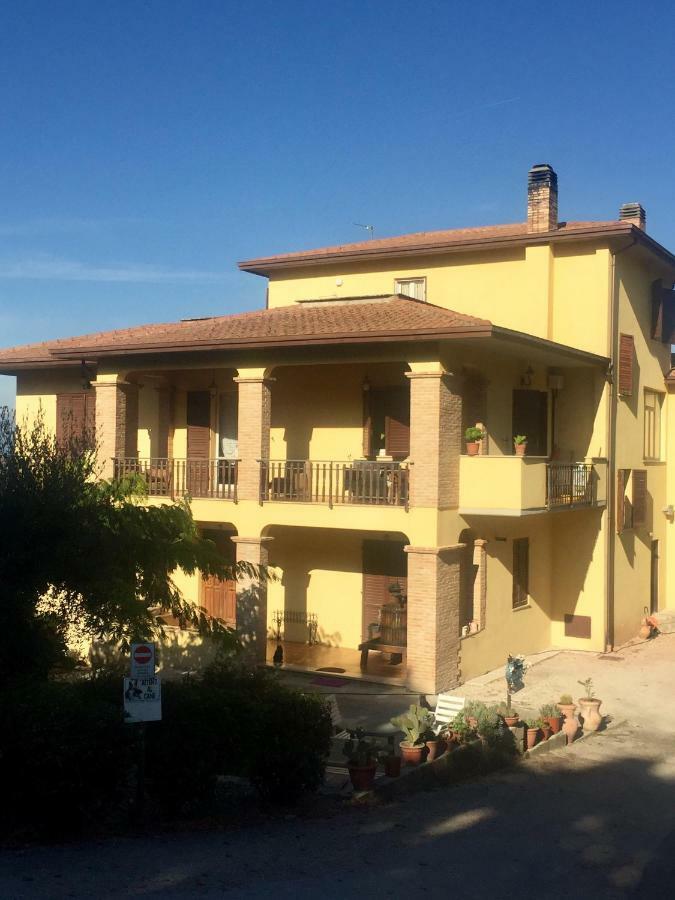 Il Girasole Apartment Castel Ritaldi Bagian luar foto