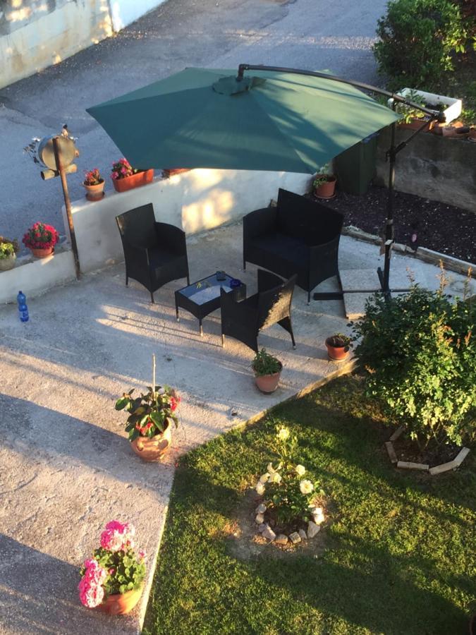 Il Girasole Apartment Castel Ritaldi Bagian luar foto